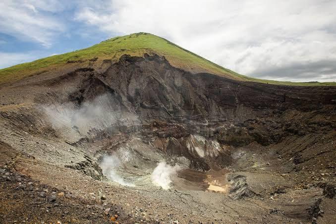 Mt Mahawu crater
