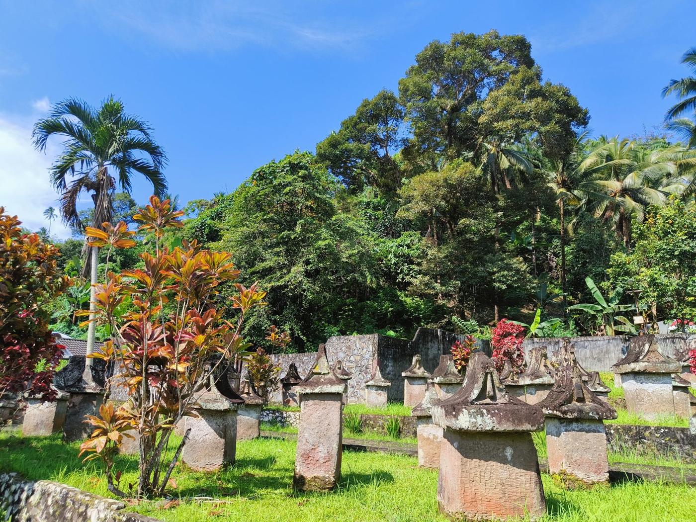 Waruga tombs